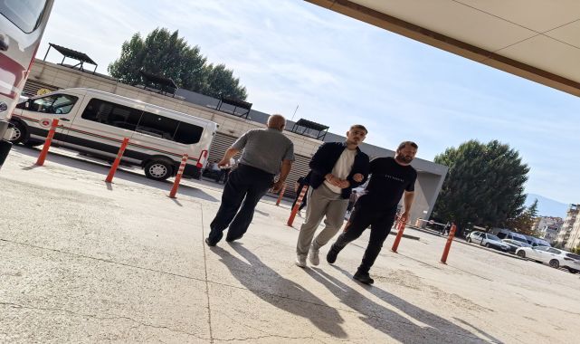 Denetimden kaçarken havaya ateş açılarak durdurulan sürücü tutuklandı