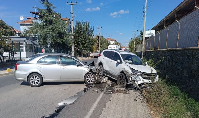 Edirne’de 2 otomobil çarpıştı: 1 yaralı