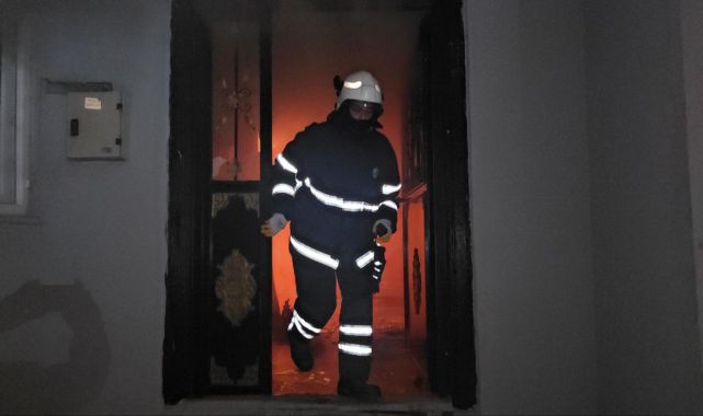Edirne&#039;de çıkan ev yangını büyümeden söndürüldü