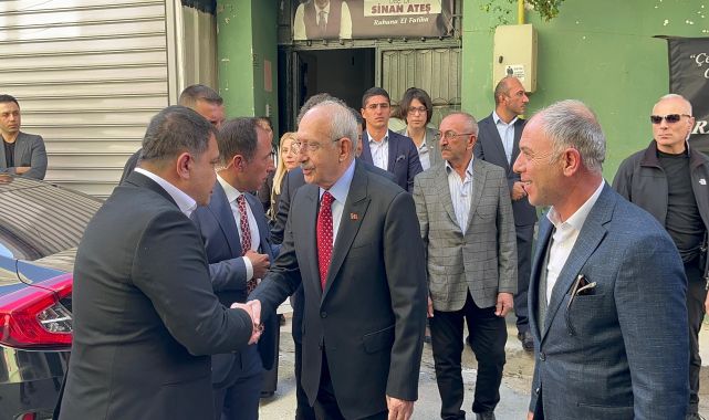 Kemal Kılıçdaroğlu, Sinan Ateş&#039;in annesini evinde ziyaret etti