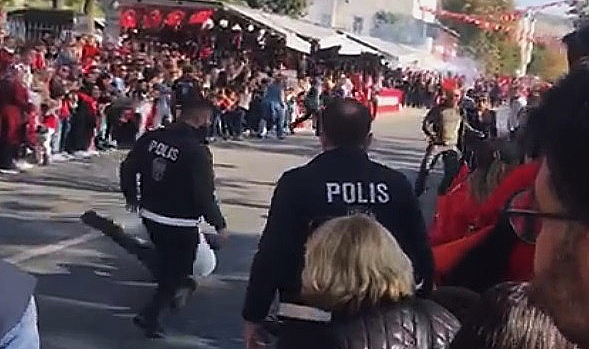 Motosikletli Yunus Ekibi, 2 Polis Memuruna Çarptı