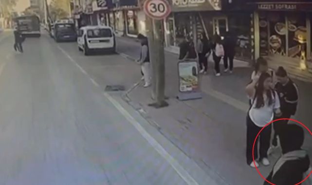 Otobüsün çarpmasıyla yaralanan kadının yola savrulan cep telefonu çalındı; kaza anı kamerada
