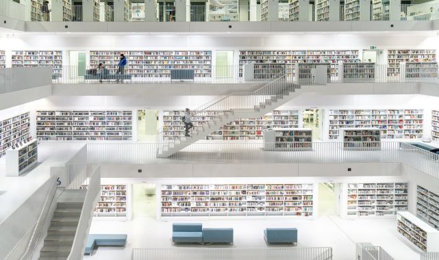 Uluslararası Şehrin Işıkları Fotoğraf Yarışması'nın 1'incisi Almanya'daki kütüphane fotoğrafı oldu