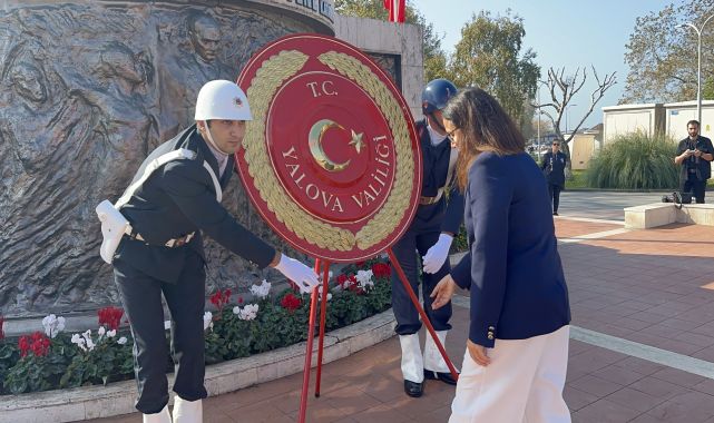 Yalova'da Cumhuriyet'in 101’inci yılı kutlamaları çelenk sunma töreni ile başladı