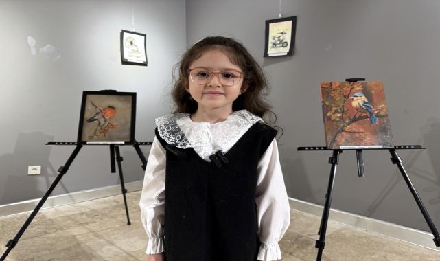 7 yaşındaki İnci, 2&#039;nci resim sergisini açtı