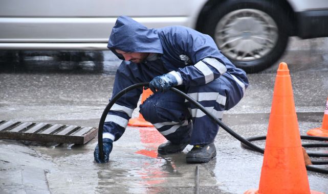 Balıkesir'de sağanak nedeniyle 502 ihbara müdahale edildi