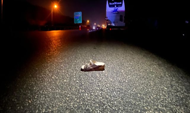 Bursa&#039;da, otoyolun karşısına geçmeye çalışırken otobüsün çarptığı kadın öldü