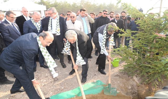 BUÜ kampüsündeki yanan ormana 10 bin fidan dikildi