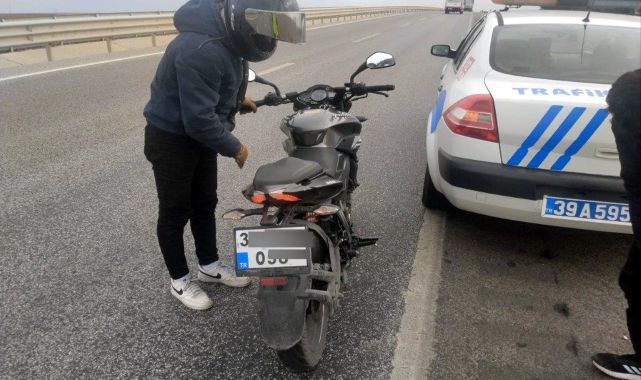Hız ihlali için plakaları sökülen 22 araç trafikten menedildi