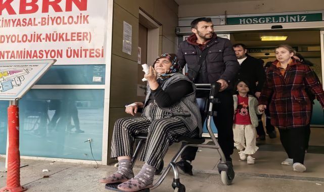 Motorlu testereyle odun keserken parmağını kesti