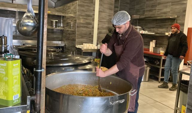 13 kişinin yaralandığı doğal gaz kaynaklı patlama güvenlik kamerasında