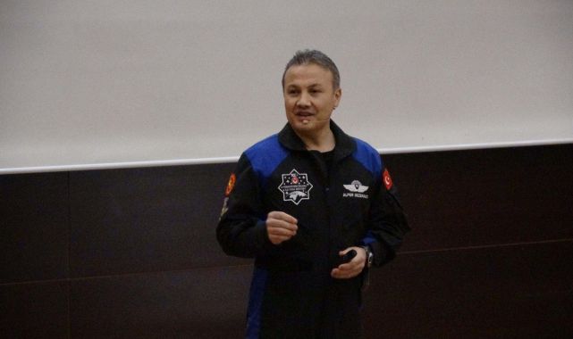 Alper Gezeravcı, Çanakkale'de öğrencilerle buluştu