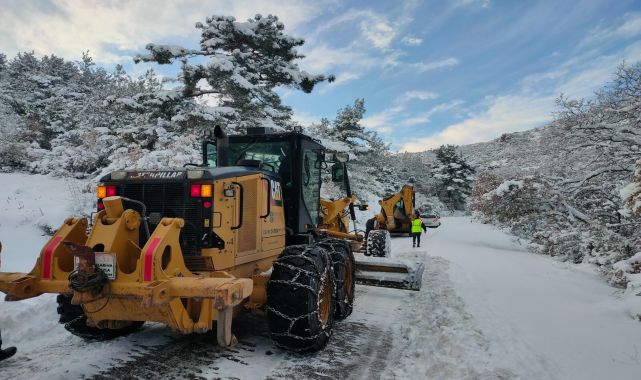 Balıkesir&#039;de kar mesaisi