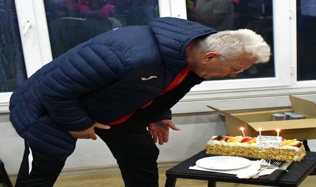 Balıkesirspor&#039;da Ertekin&#039;e pastalı jest