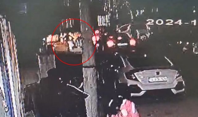 Bursa'da silahlı, bıçaklı küfür kavgası kamerada: 1 yaralı