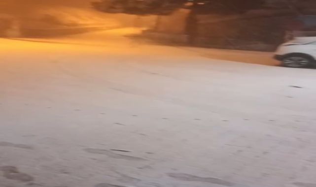 Çanakkale'nin yüksek kesimlerine kar yağdı