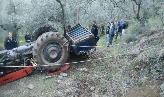 Devrilen traktör altında kalan sürücü öldü