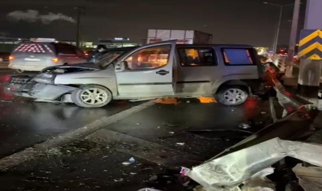 Gebze'de bariyerlere çarpan hafif ticari araca otomobil çarptı
