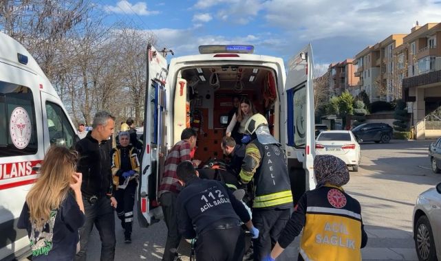 Otomobilin çarptığı babaanne ile torunu yaralandı