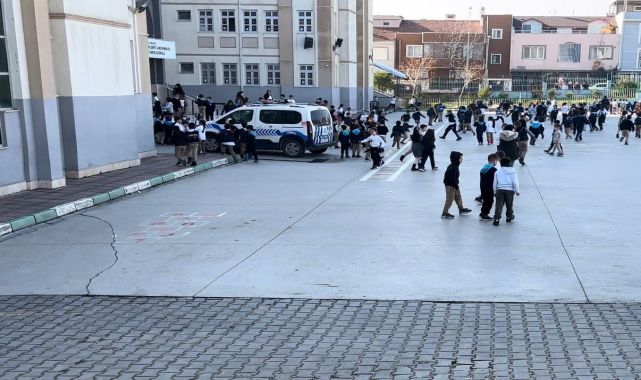 Yerli Malı Haftası etkinliğinde zehirlendikleri öne sürülen 13 öğrenci, hastaneye kaldırıldı