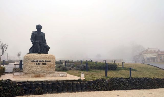 Edirne'de sis etkili oldu