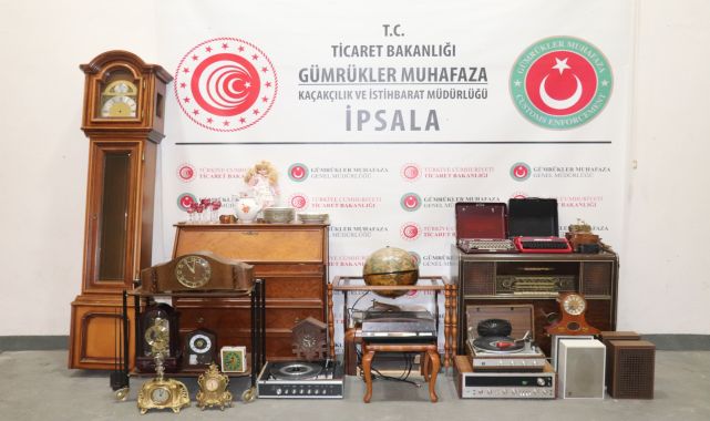 İpsala Sınır Kapısı’nda, minibüste antika eşyalar ele geçirildi