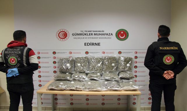 Kapıkule'de 2 TIR'da 21 kilo uyuşturucu ve 24 tabanca ele geçirildi