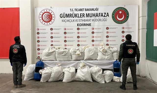 Kapıkule'de 3 otomobil ve 1 TIR'da 217 kilo uyuşturucu ele geçirildi