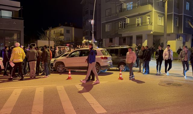 Bursa’da ehliyetsiz iki sürücünün karıştığı kazada 3 kişi yaralandı