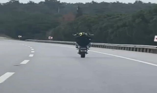 Çanakkale’de trafiği tehlikeye düşüren motosikletliye 13 bin TL para cezası kesildi