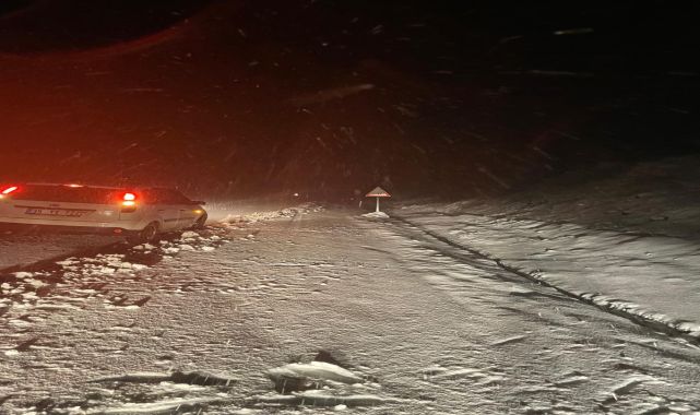 Çanakkale'nin yüksek kesimlerinde kar yağışı