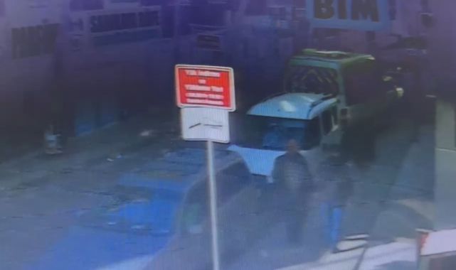 Otomobille yaklaşan saldırganların açtığı ateşte yaralandı