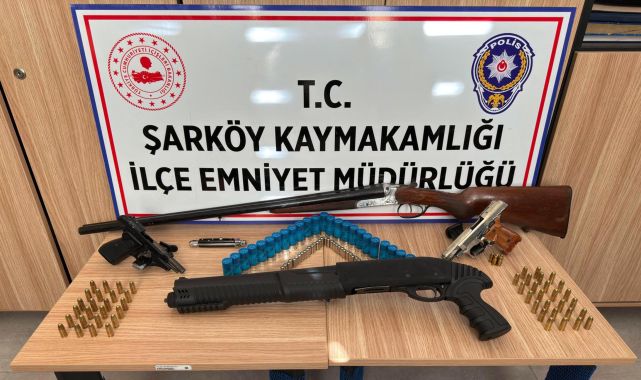 Şarköy’de evlerinde silah bulunan 3 şüpheli gözaltında