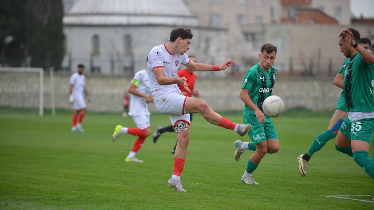 1923 Mustafakemalpaşa Spor- Efeler 09 SFK:0-0
