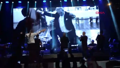 Konser sırasında fenalaşan Volkan Konak, hayatını kaybetti