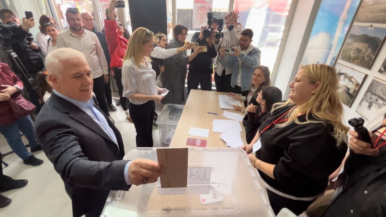 Başkan Bozbey, CHP’nin cumhurbaşkanı adayını belirlemek için oy kullandı