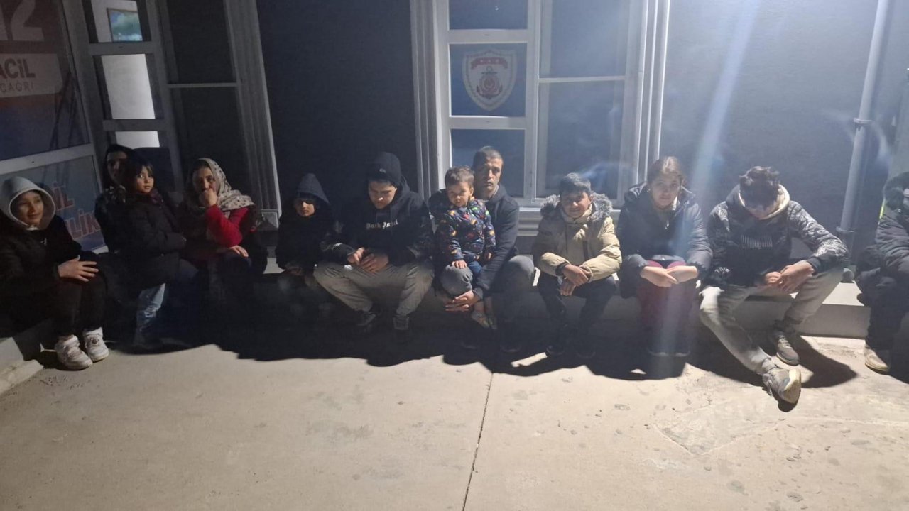 Çanakkale&#039;de 13 kaçak göçmen ele geçirildi