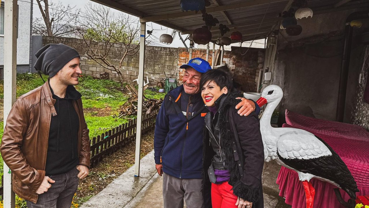 Şarkıcı Aydilge'den Adem Yılmaz ve Yaren Leylek'e ziyaret