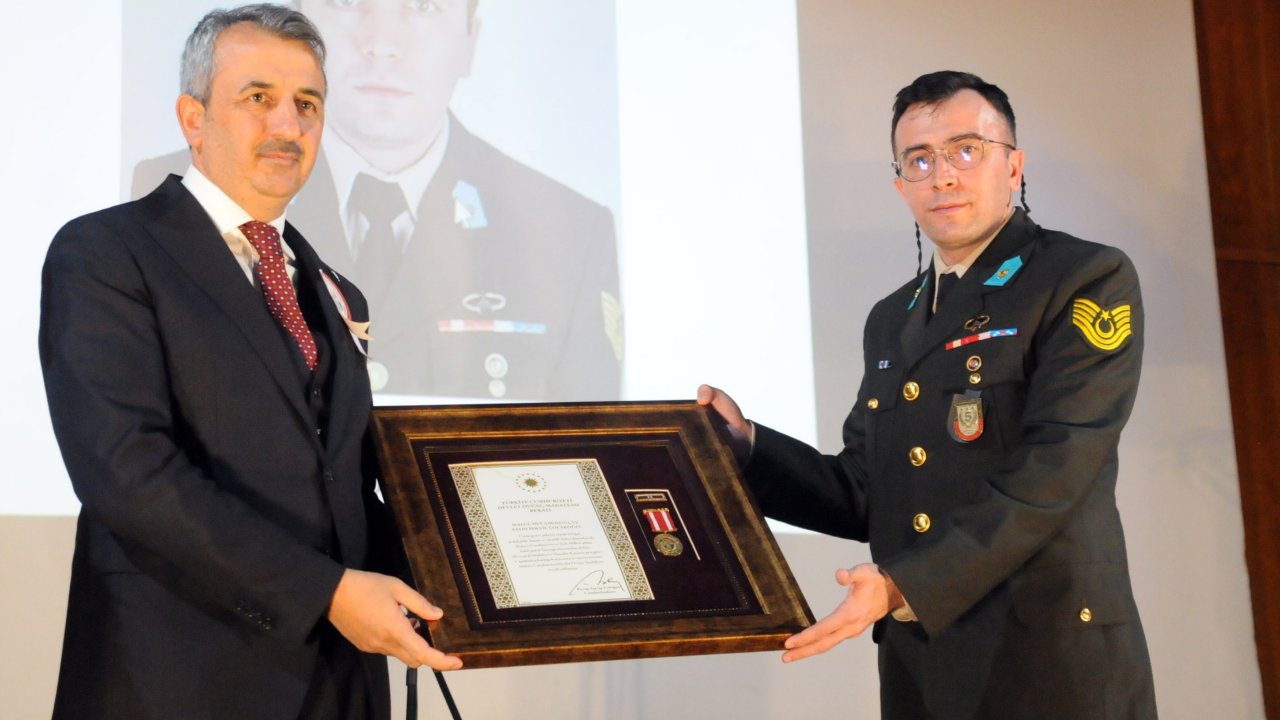 Suriye'de yaralanan astsubaya 'Devlet Övünç Madalyası' verildi