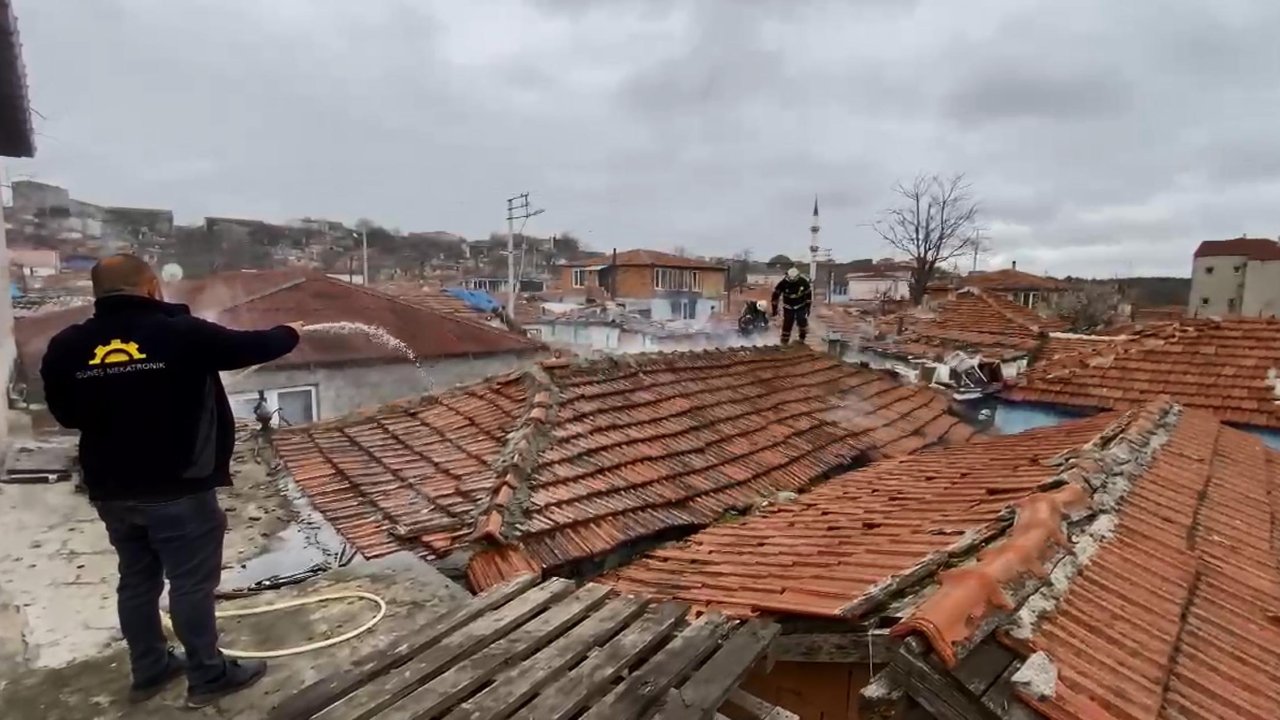 Tekirdağ’da yangın çıkan ev kullanılamaz hale geldi