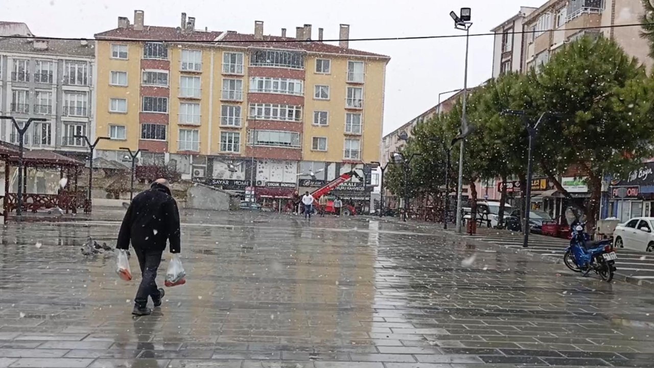  Trakya'nın yüksek kesimlerinde kar yağışı