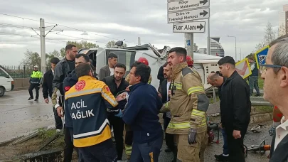 Asker uğurlamaya gidenleri taşıyan minibüs devrildi; 2 yaşındaki Tuğsem öldü, 5 yaralı