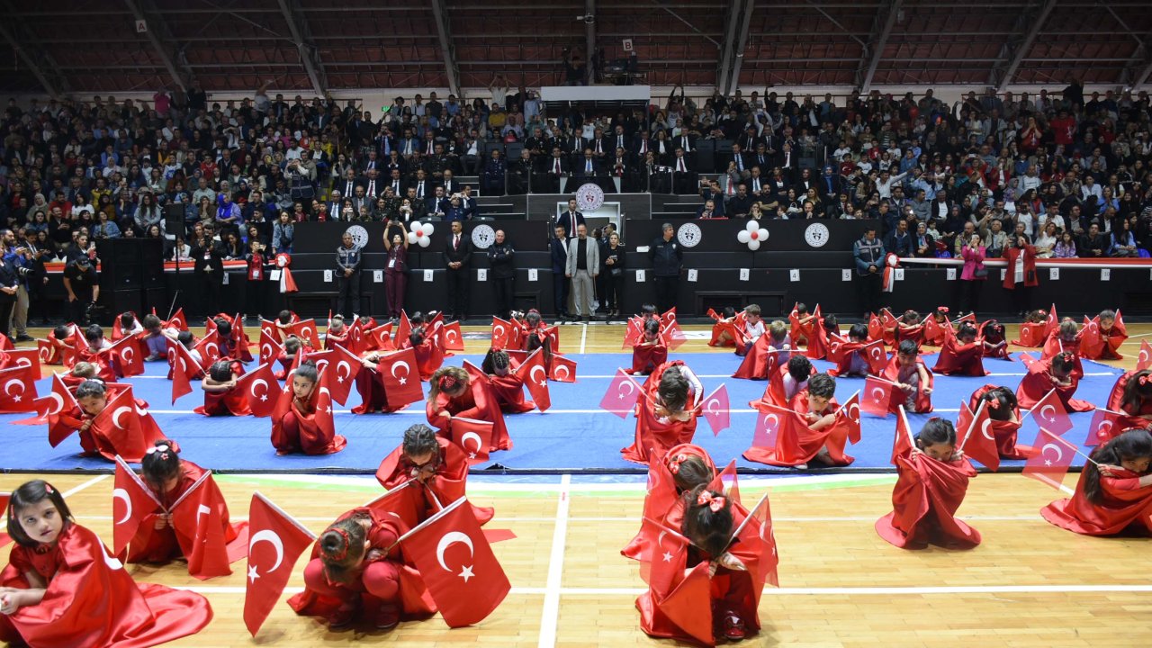 Balıkesir'de 23 Nisan coşkusu