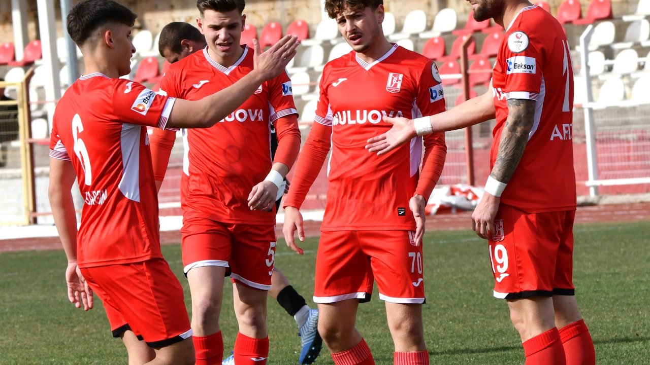 Balıkesirspor farkı eritti