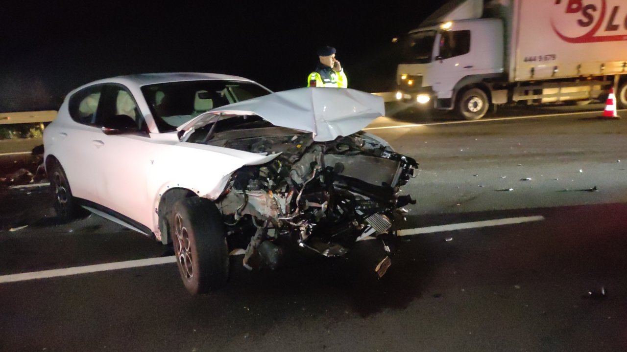 Bursa'da 4 araç kazaya karıştı: 1 ölü, 7 yaralı