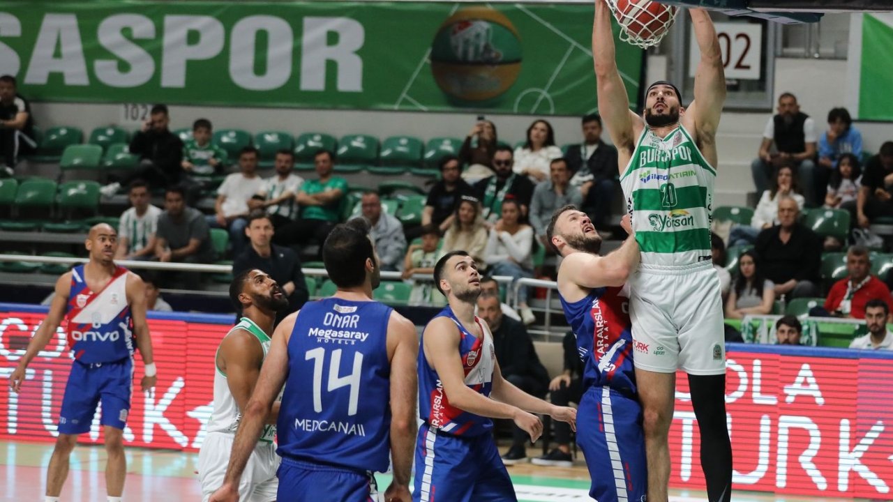 Bursaspor - Büyükçekmece Basketbol: 68-89