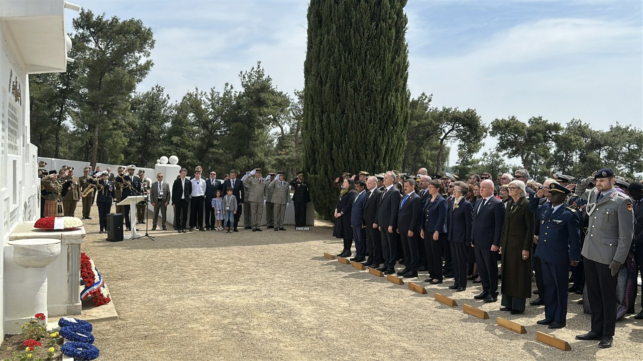 Çanakkale Kara Savaşları'nın 110'uncu yıl dönümünde şehitler anıldı
