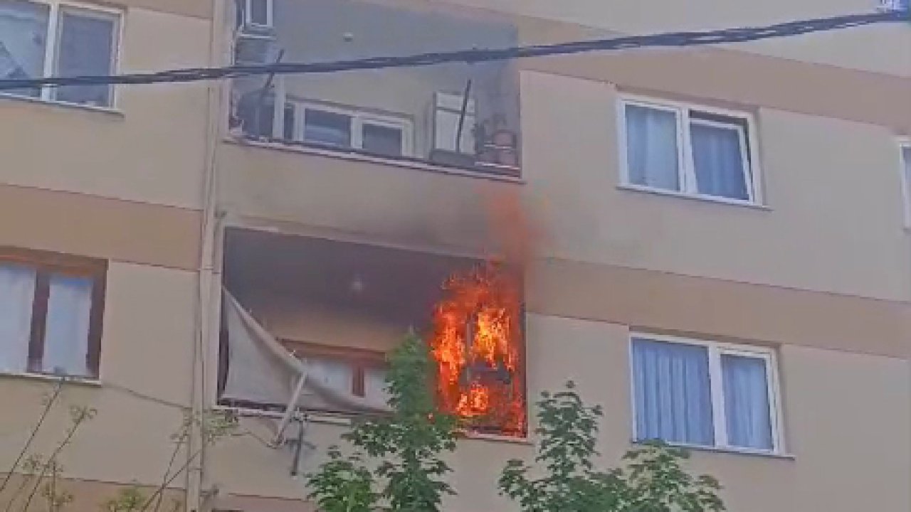 Dairenin balkonunda çıkan yangın söndürüldü