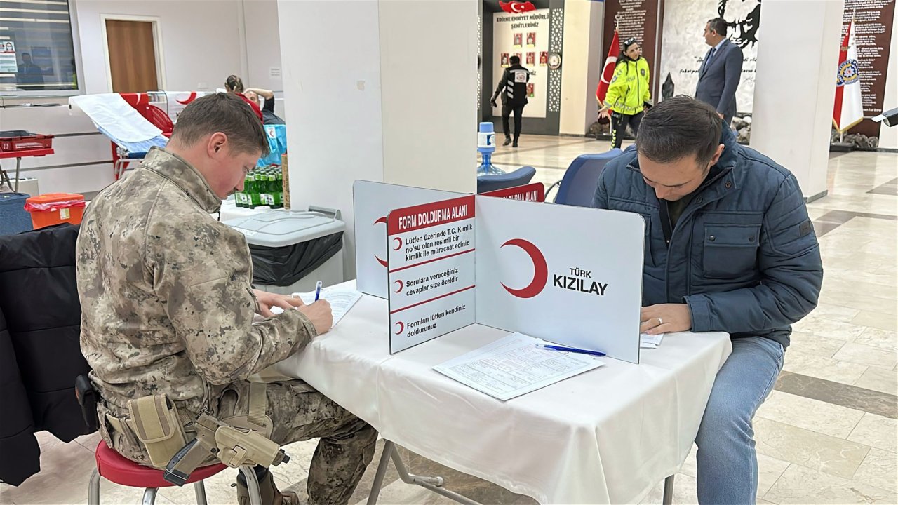 Edirne'de, emniyet teşkilatından polis haftasında kan bağışı