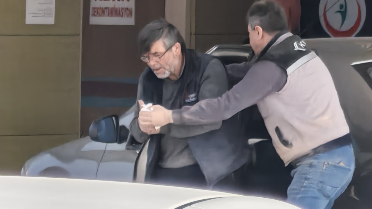 Elini ahşap kesim makinesine kaptıran işçinin 3 parmağı koptu